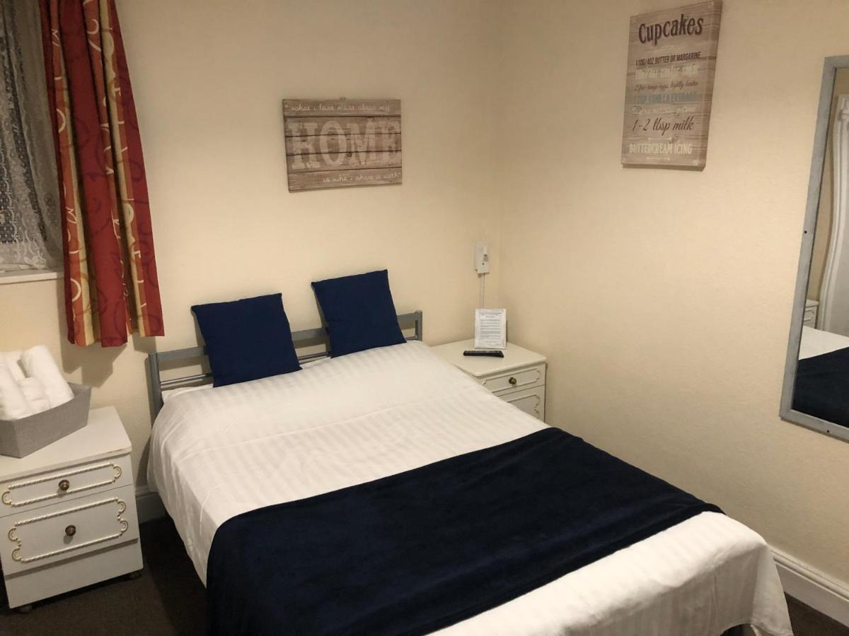 Victoria House - Self Catering Quiet Guesthouse - Adult Singles And Couples Only Μπλάκπουλ Εξωτερικό φωτογραφία