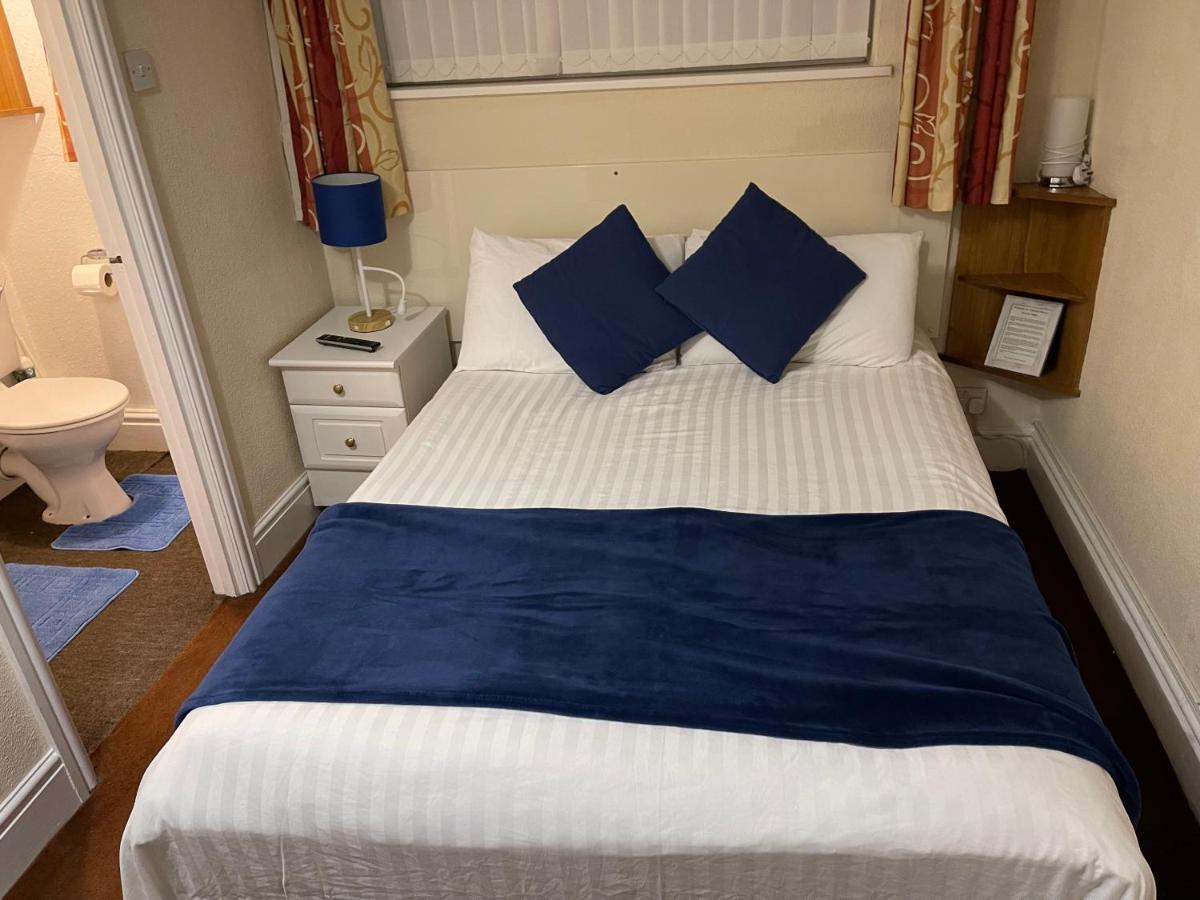 Victoria House - Self Catering Quiet Guesthouse - Adult Singles And Couples Only Μπλάκπουλ Εξωτερικό φωτογραφία