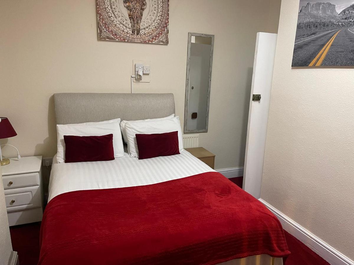 Victoria House - Self Catering Quiet Guesthouse - Adult Singles And Couples Only Μπλάκπουλ Εξωτερικό φωτογραφία
