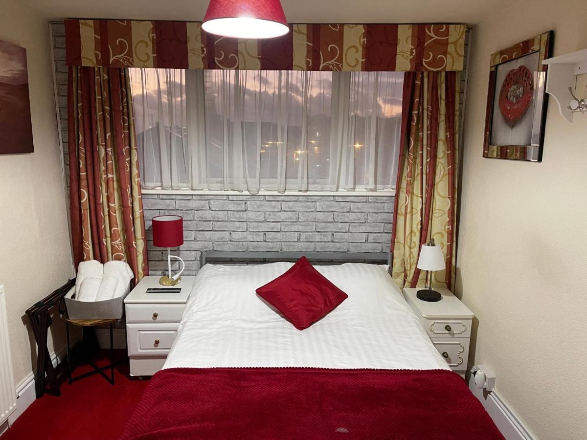 Victoria House - Self Catering Quiet Guesthouse - Adult Singles And Couples Only Μπλάκπουλ Εξωτερικό φωτογραφία