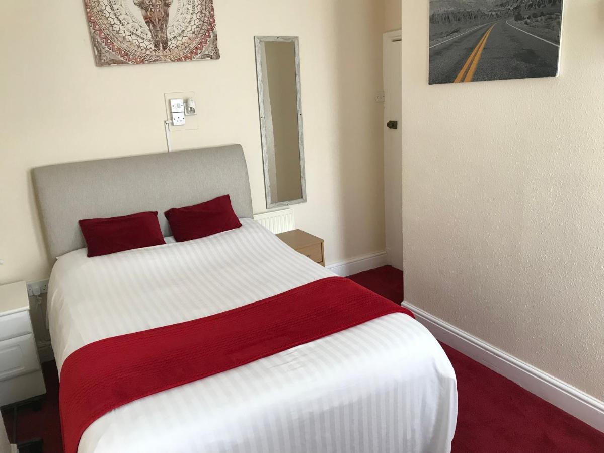Victoria House - Self Catering Quiet Guesthouse - Adult Singles And Couples Only Μπλάκπουλ Εξωτερικό φωτογραφία
