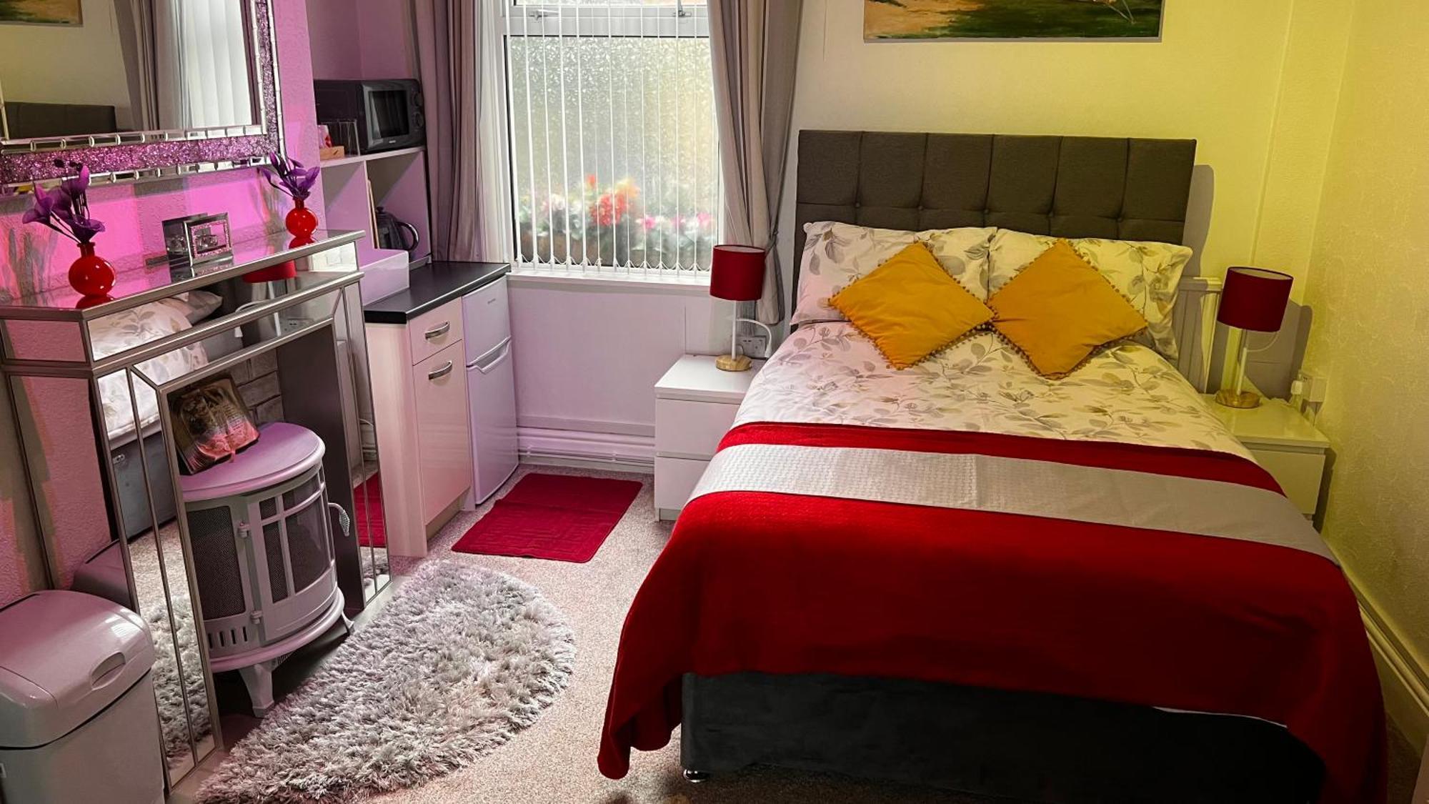 Victoria House - Self Catering Quiet Guesthouse - Adult Singles And Couples Only Μπλάκπουλ Εξωτερικό φωτογραφία