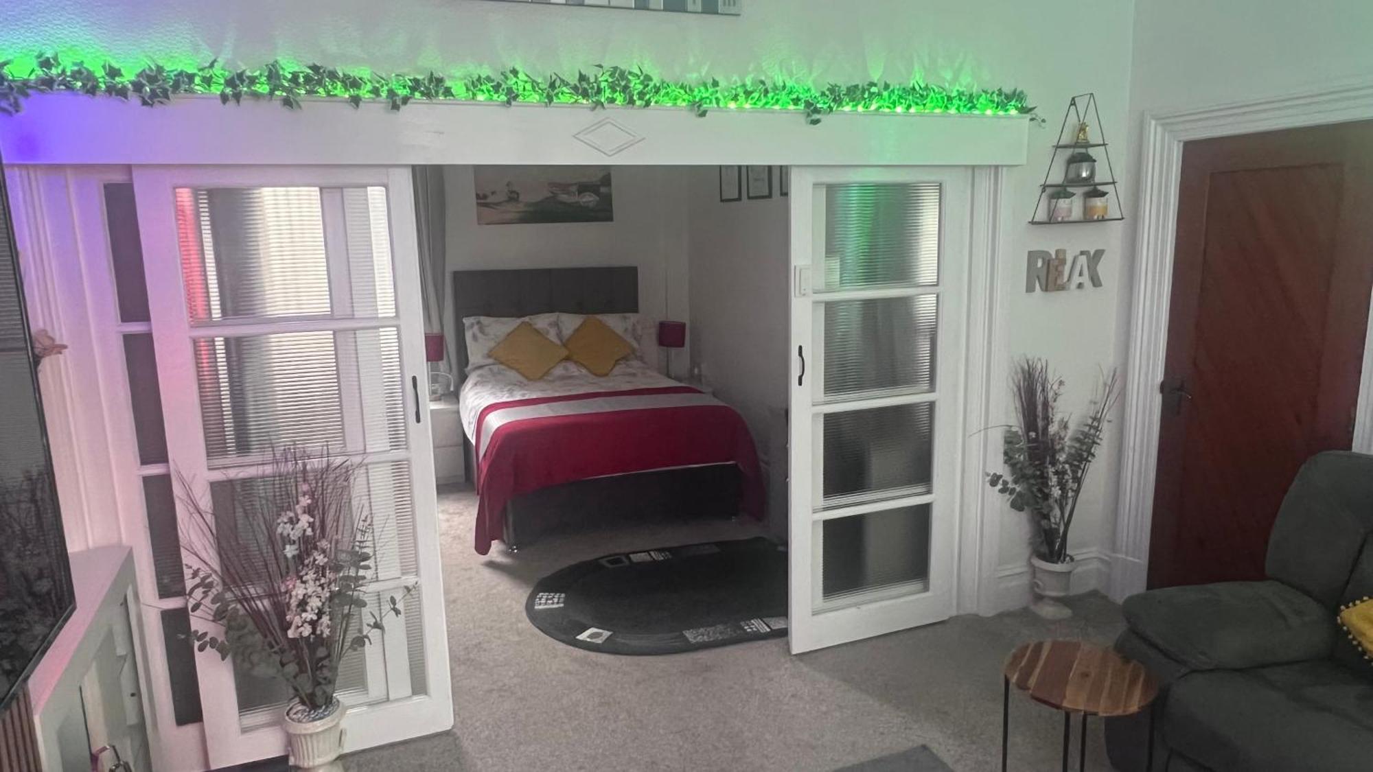 Victoria House - Self Catering Quiet Guesthouse - Adult Singles And Couples Only Μπλάκπουλ Εξωτερικό φωτογραφία