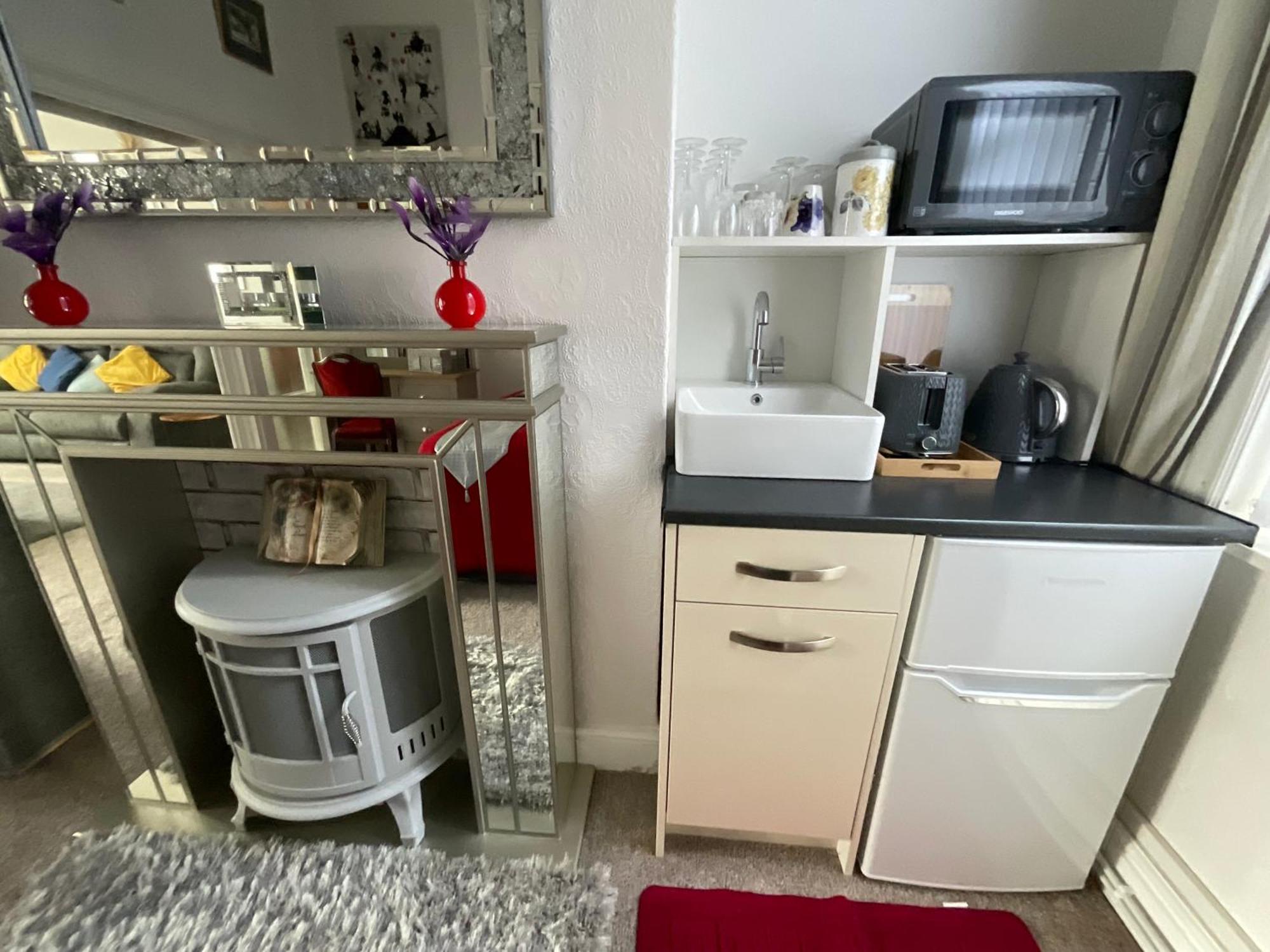 Victoria House - Self Catering Quiet Guesthouse - Adult Singles And Couples Only Μπλάκπουλ Εξωτερικό φωτογραφία