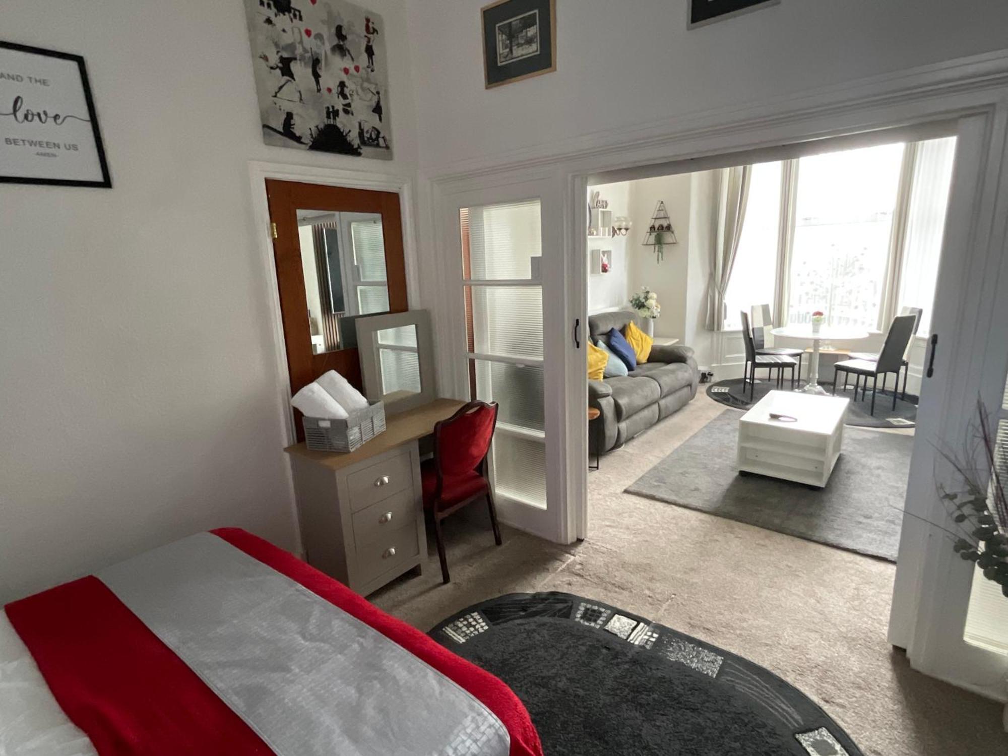 Victoria House - Self Catering Quiet Guesthouse - Adult Singles And Couples Only Μπλάκπουλ Εξωτερικό φωτογραφία